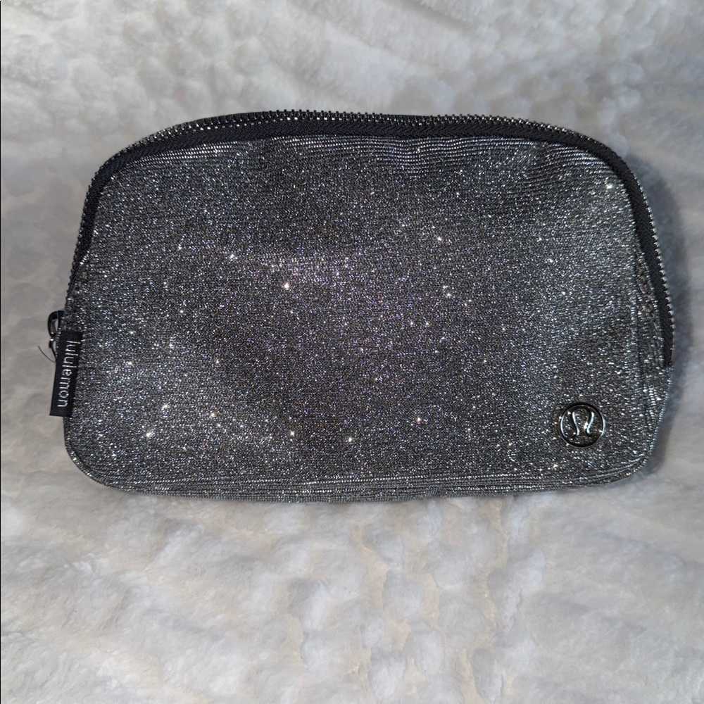LULULEMON Everywhere Belt Bag 1L Glitter NWT Dark Silver/Graphite Grey/Silver - Picture 7 of 17